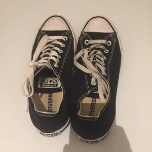 Low top Black Converse